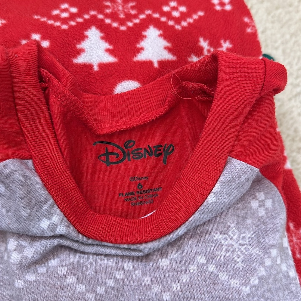 3 pairs Disney Christmas pajamas size 6 - Picture 7 of 9